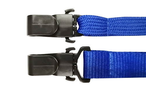 IDカードホルダーをひっかけるフック部分です。